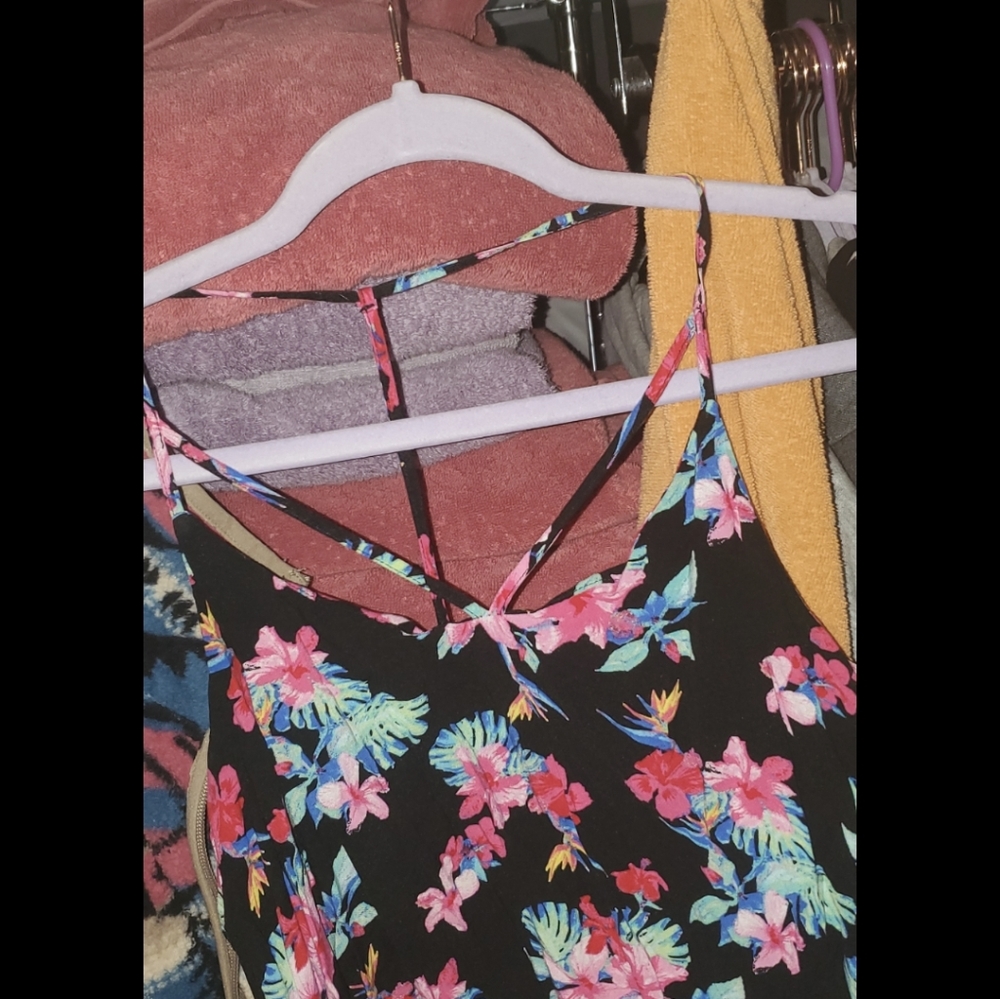 Tank top - Picture 2 of 4